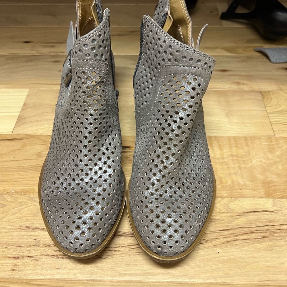 Lucky Brand booties